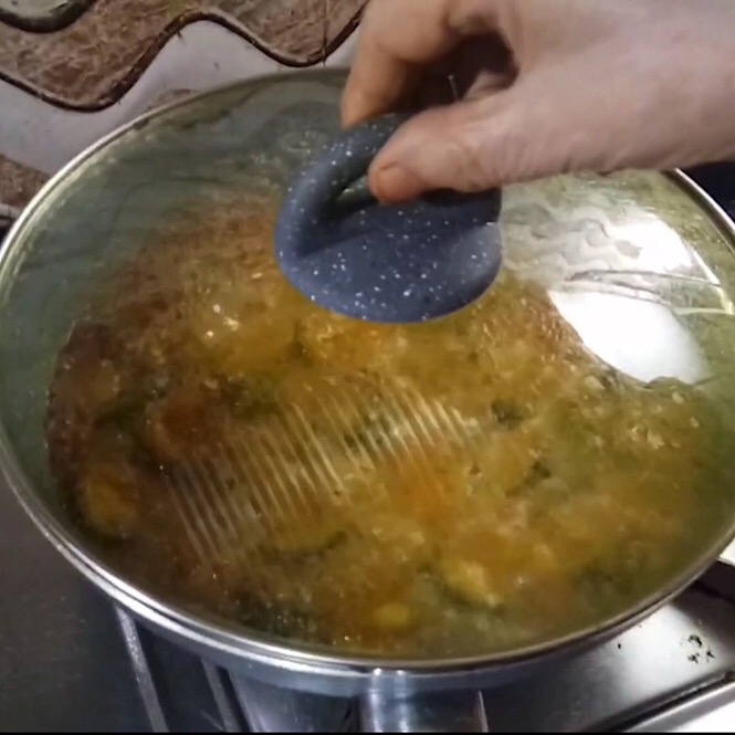 Bitter melon gravy curry
